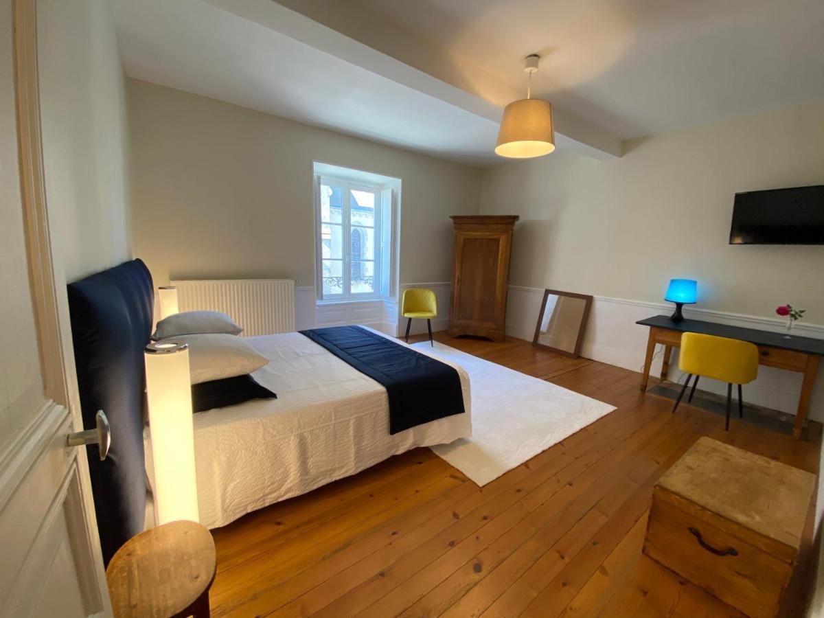 Le Durivum Hotel Montaigu-Vendee Eksteriør billede