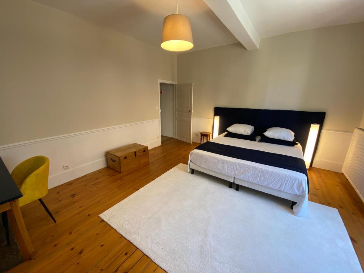Le Durivum Hotel Montaigu-Vendee Eksteriør billede