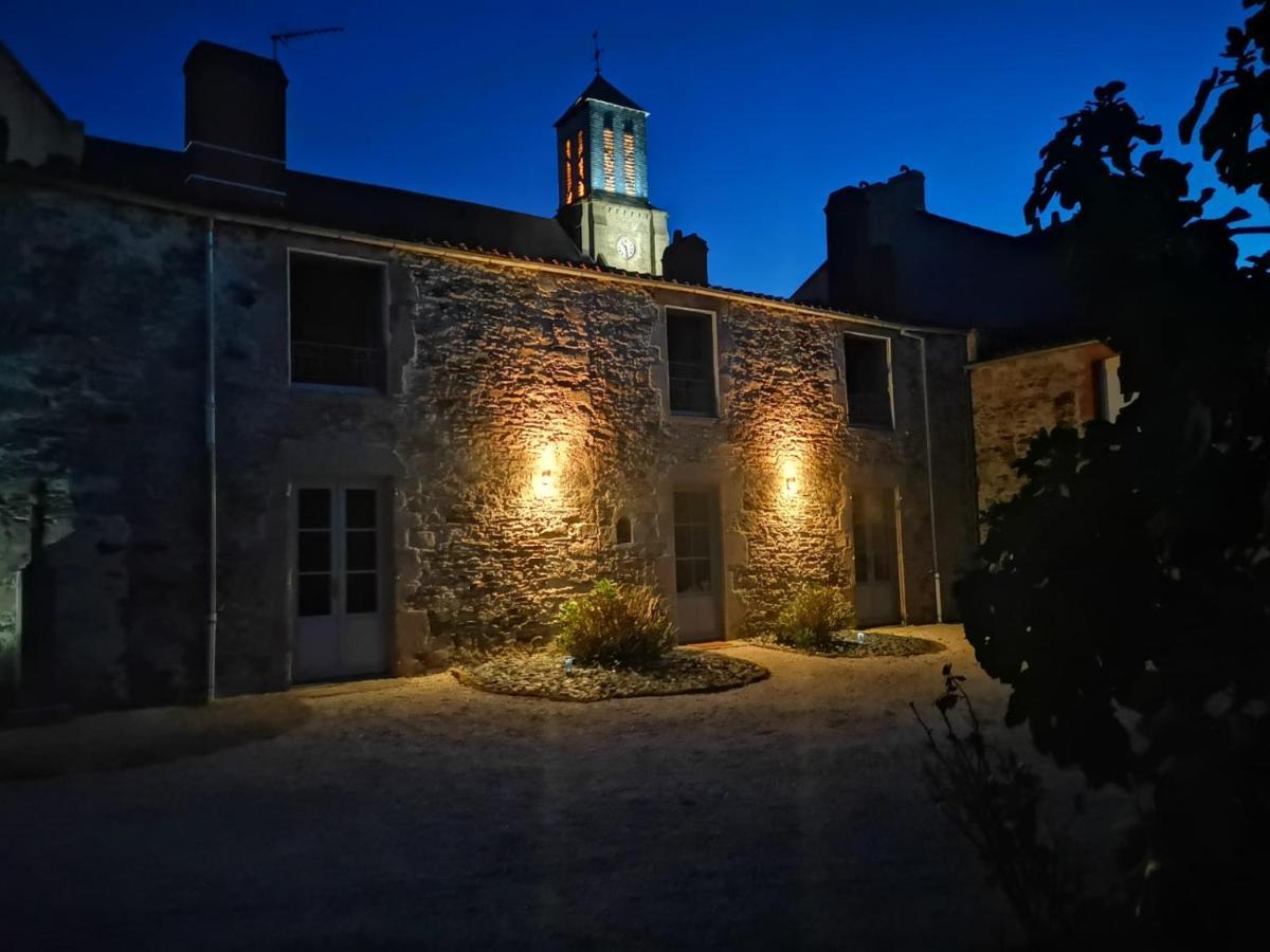 Le Durivum Hotel Montaigu-Vendee Eksteriør billede